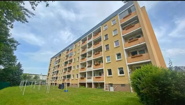 Let furnished 2-room flat with balcony in Hohenstein-Ernstthal